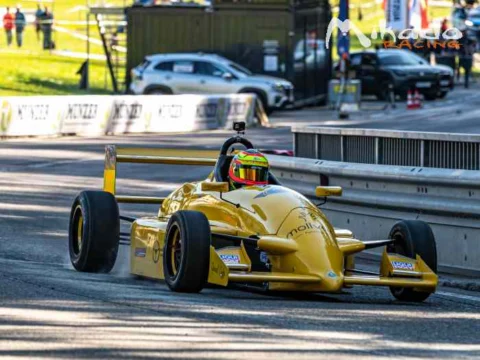 Prenájom - Reynard Lotus ( sezóna 2027 - majstrovstvá Európy v pretekoch automobilov do vrchu )