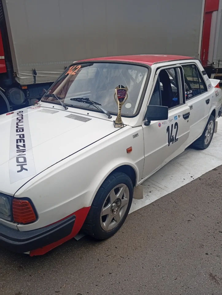 Škoda 120