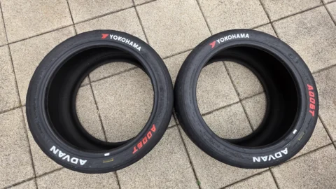 Slicky Yokohama Advan