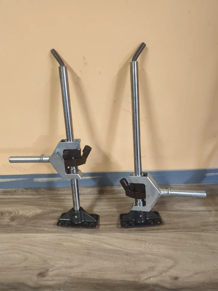 Závodní mechanické zvedáky