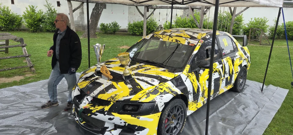 Mitsubishi Lance Evo 9