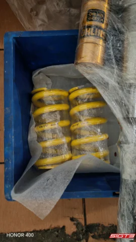 Zadné tlmiče Öhlins (2x + 1x náhradný), zadné pružiny a predné brzdové kotúče pre Honda Civic TCR